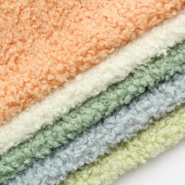 Зошто волнената ткаенина е поставена да стане ткаенина по избор за врвна облека и ентериер?